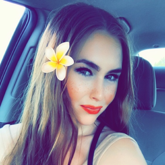 Grace’s Posh Closet - Picture 4 of 7